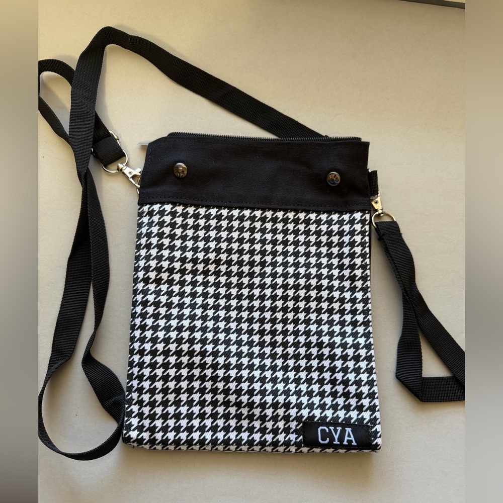 CYA Easy Security Check -  Crossbody Bag
Stadiums- concerts- security checks